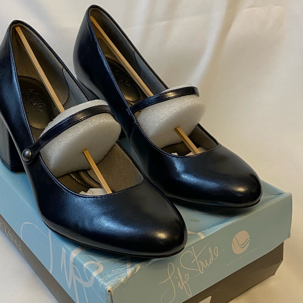 Life Stride Women’s Parigi Mary Jane Pumps. Size 11.